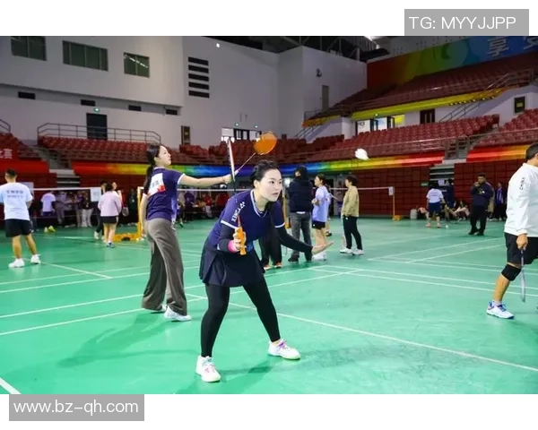 经管学院教职工在校游泳羽毛球赛事中展现风采获佳绩